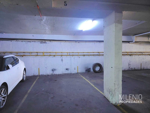 Dos Estacionamientos En Conjunto, La Dehesa