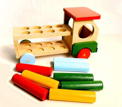 Imagem 4 de 6 de Caminhão Com Pinos De Madeira - Brinquedo Educativo Madeira