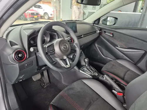 Mazda 2 Sedan Grand Touring Lx 2026 / Jr