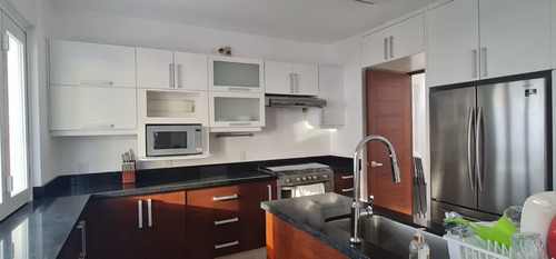 Casa En Venta En Residencial Cumbres
