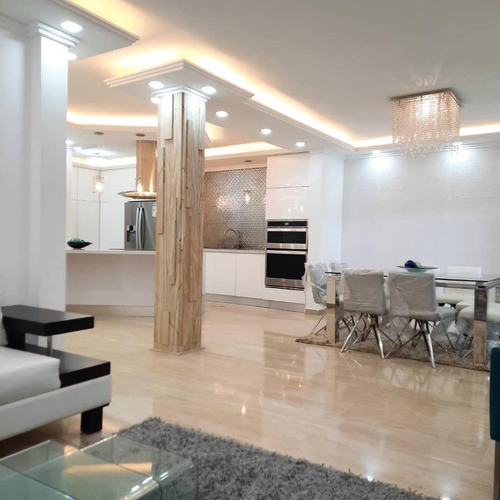 Imagen 3 de 10 de Yohandys Castillo Vende Town House En San Diego Country Clud