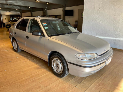 Imagen 3 de 15 de Hyundai Accent 1.5 Gls 4dr 1998