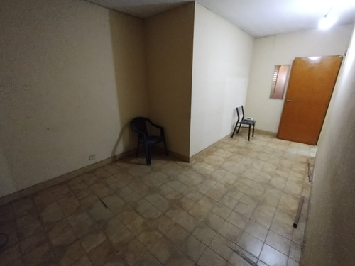 Excelente Galpón En Caseros De 510mt2 C/dos Plantas Operativas C/oficinas Y Vestuario!!!