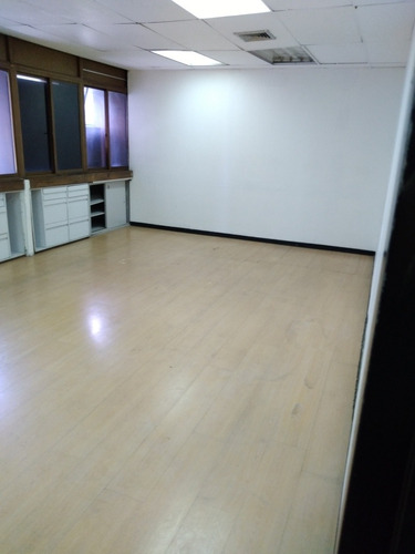 Imagen 24 de 29 de Alquilo Oficinas En Los Palos Grandes