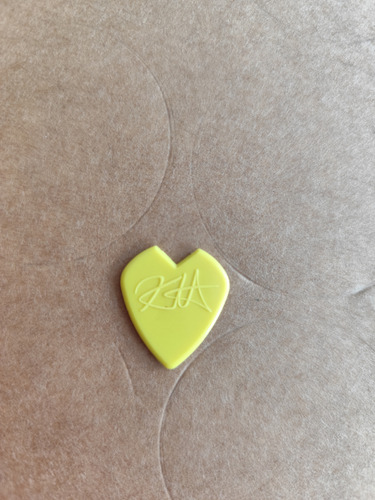 Palheta Metallica Kirk Hammet Amarelo Médio (Usado)