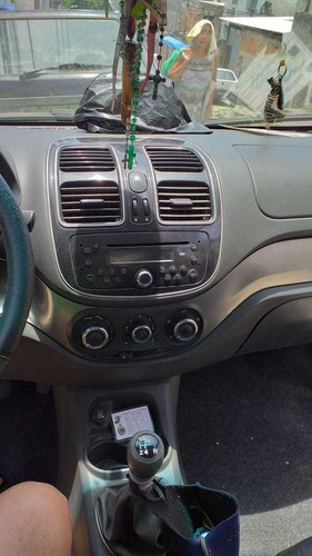 Fiat Grand Siena 1.4 Tetrafuel 4p Tetra-combustible 2015