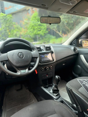 Renault Logan 1.6 Expression / Life +