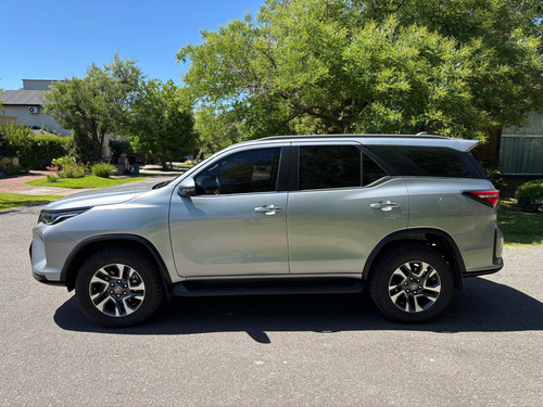 Toyota Hilux SW4 2.8 Srx 204Cv 4X4 7As At