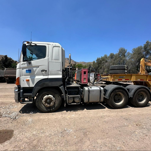Tractoamion Hino 700 Ss1eksa