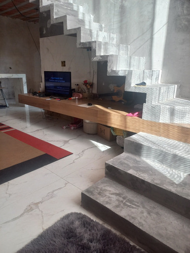Linda Casa Com Piscina E Spa