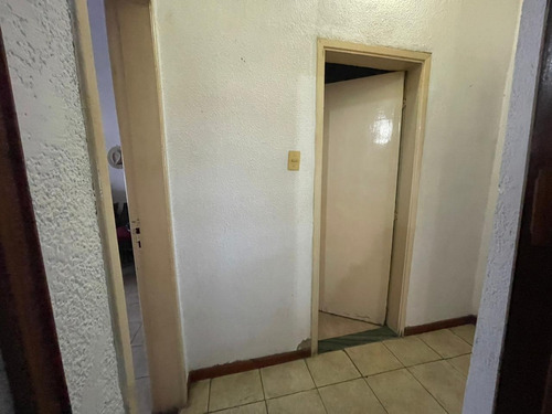 Castelar Norte Casa De 3 Ambientes Con Terreno Apta Crédito