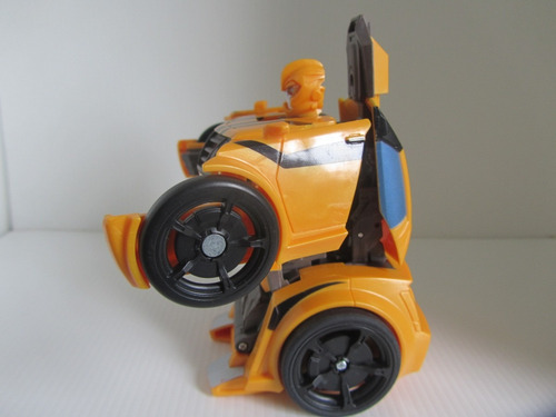 Bumblebee Transformer Auto Transforma Cuando Rueda A Pilas (Usado)
