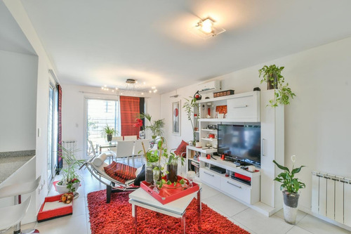 Imagen 4 de 22 de Casa De 2 Dormitorios En Venta Con Parrillero Tierre Nueva Fisherton