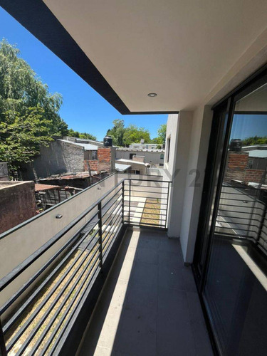 Casa En Venta En City Bell, La Plata