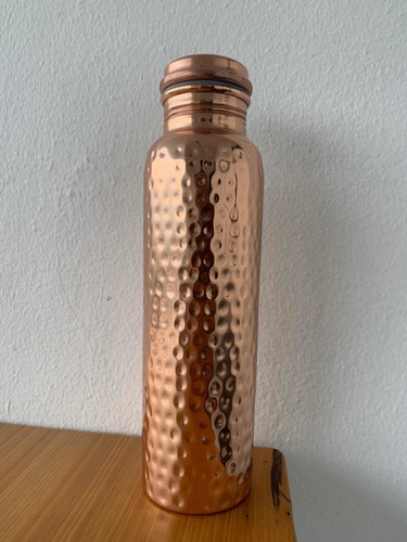Imagen 2 de 5 de Botella De Cobre 950ml Almacena Agua Beneficios Salud