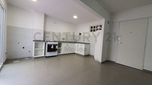 Venta Ph-pb-2 Ambientes- Con Patio-55 M2-colegiales-distr Audiovisual: