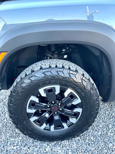Nissan Frontier Pro 4X V6 3.8L 4x4