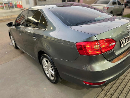 Imagen 11 de 12 de Volkswagen Vento 2012 2.5 Luxury 170cv Tiptronic