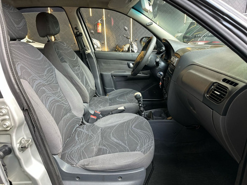 Fiat Siena 1.0 El Flex 4p