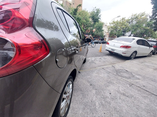 Imagen 14 de 25 de Fiat Palio Attractive 1.4 Con Gnc