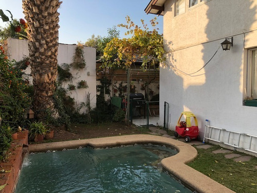 Imagen 16 de 17 de Hermosa Casa En Ñuñoa Sector Suecia Con Simon Bolivar