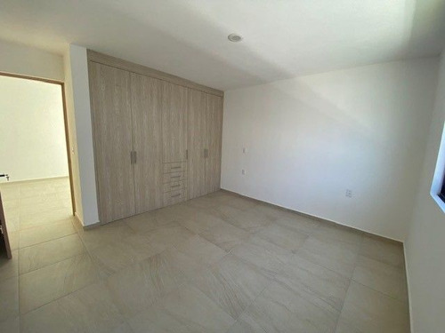 Casas En Venta En Grand Juriquilla, 3 Recamaras, Jardín, Family Room, Lujo!