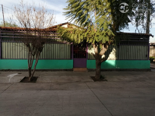 Casa En Venta De 2 Dorm. En El Bosque