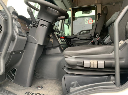 Imagem 10 de 15 de Iveco Stralis 400 4x2