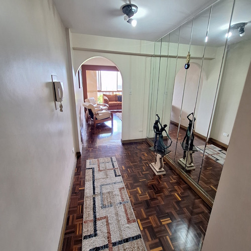 Vendo Bello Apartamento Colinas De Bello Monte. 345 Mts2 Parte Alta. Duplex. Edificio De 3 Pisos. 4 Hab. 4 Puestos Est.