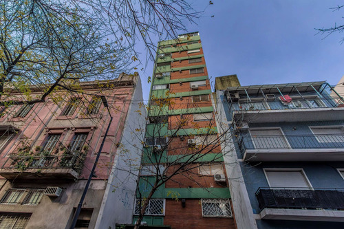 Venta Depto. Dos Ambientes Al Frente Con Balcón En Balvanera