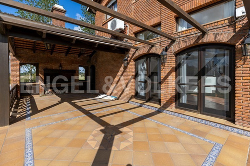 Casa En Venta En Barrio Privado La Tahona Id 4179