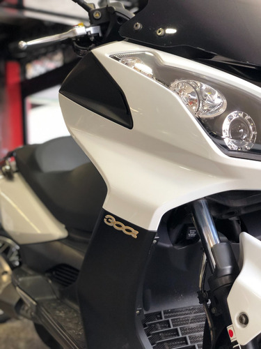 Kymco Downtown 300i - Rvm