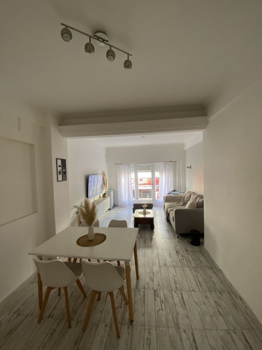 Imagen 4 de 17 de 3 Ambientes C/ Balcon A La Calle, Dependencia Y Patio Intern