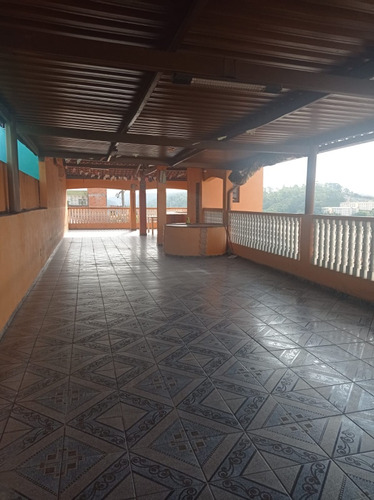 Vendo Um Lindo Sobrado Podendo Ser Financiado Ou Av.permuta