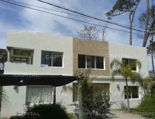 Excelente Casa En Alquiler De Temporada- Ref: 25380