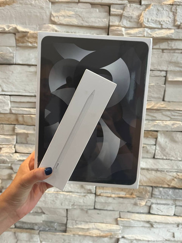 Apple iPad Air 5th Gen 64gb  + Apple Pencil