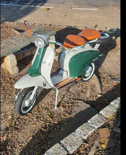 Imagem 6 de 9 de Lambretta Do Brasil Mini Saia