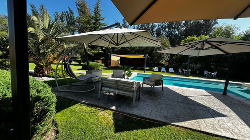 Arriendo Hermosa Parcela De Agrado Quincho, Piscina Chicureo