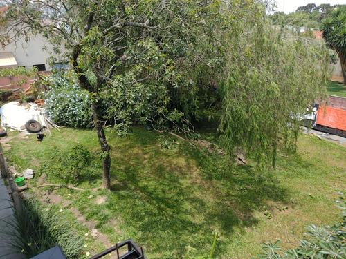 Casa Alto Padrão - 900 Metros De Terreno - Carambeí-pr