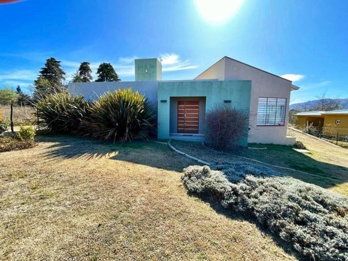 Casa Moderna En Villa Giardino, 2 Habit - Vista A Las Sierras - Córdoba