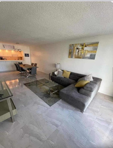 Alquiler Miami Sunny Isles Ocean Reserve Frente Al Mar ,el Precio Incluye Cochera Cerrada Y Equipamiento Para Playa