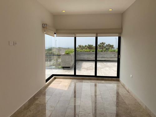 Residencia En Venta En Punta Tiburón Marina & Golf En La Riviera Veracruzana, 4 Recámaras Cada Una Con Baño, Alberca, Cuarto De Servicio