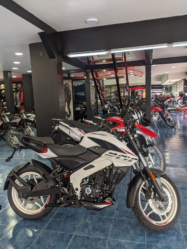 Imagen 8 de 16 de Bajaj Rouser Ns 200 0km