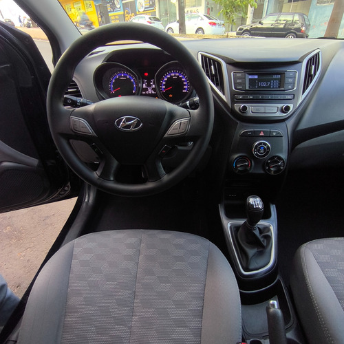 Hyundai HB20S 1.6 Comfort Plus Flex 4p