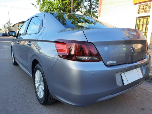 Imagen 8 de 15 de Peugeot 301 2017 1.6 Allure