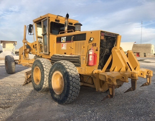 Imagen 5 de 14 de Motoconformadora Caterpillar 140 H_año 2005