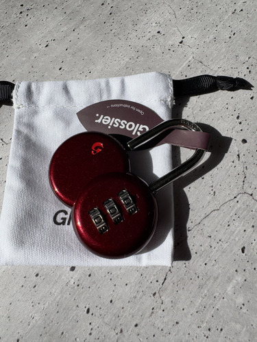 Set Balm Doctom + Cherry Lock Bálsamo Labial Glossier