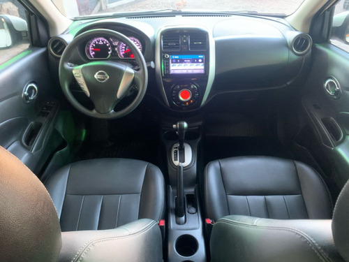Nissan Versa SL 1.6 16V FlexStart 4p Aut.