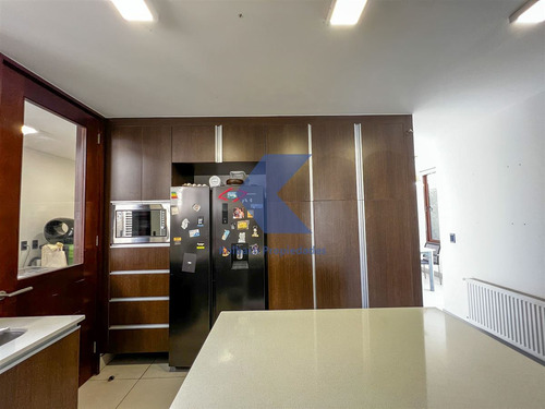 Casa En Arriendo De 4 Dorm Más Estar En Lo Barnechea