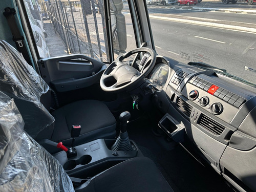 Iveco 24-280 Tector Ano 2023 0km 6x2 = 2425 2426 2429 2430